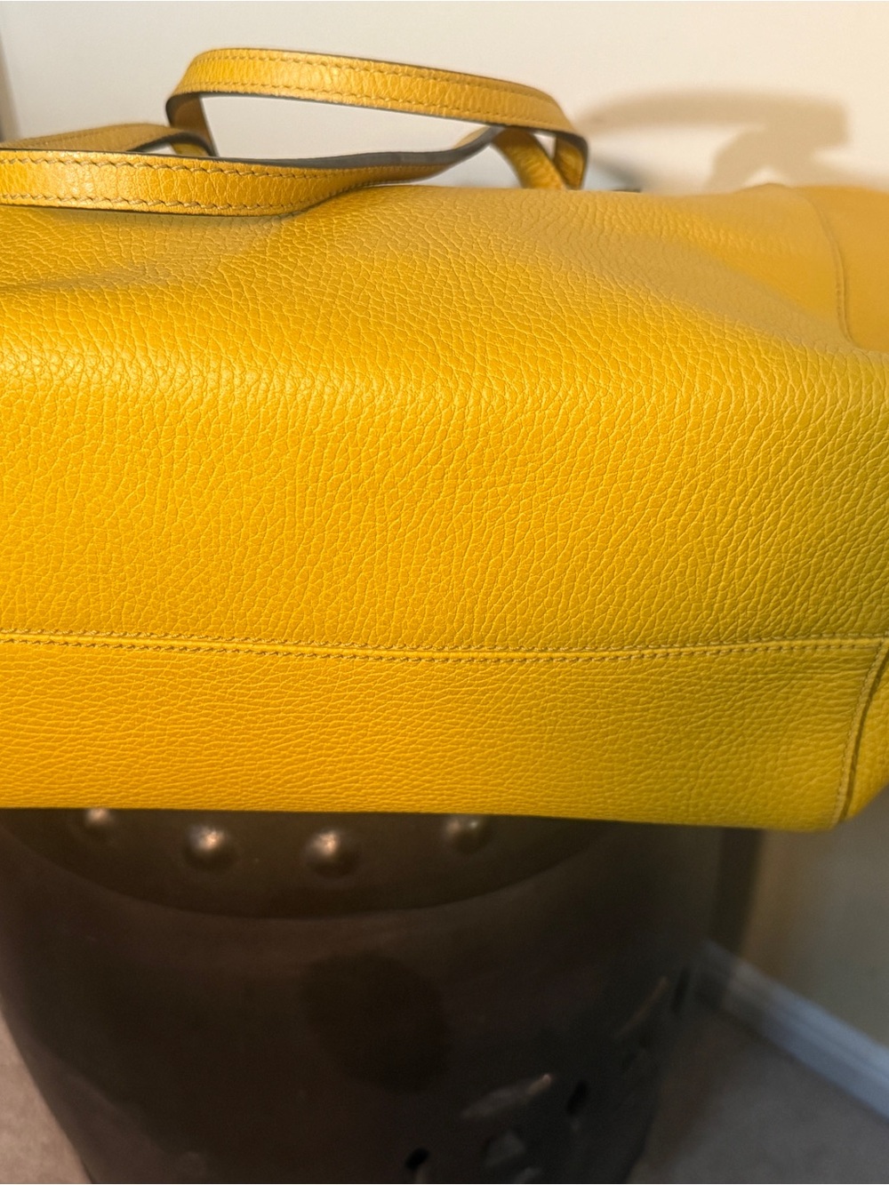 Gucci Large Swing Tote Yellow Pebbled Leather Made in Italy Authentic - Picture 7 of 15